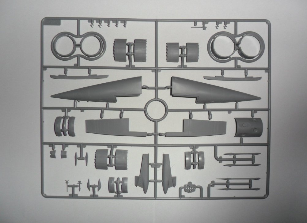 ICM 48904 MiG-25 RBF, Soviet Reconnaissance Plane 1/48 – image 6