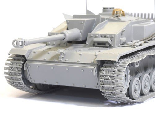 Dragon 6644 StuG III Ausf.F8 Late Production w/Winterketten 1/35 – image 8