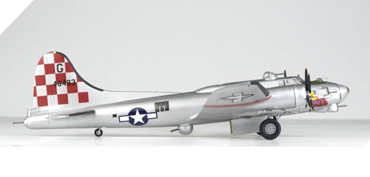 Academy 12414 B-17G Flying Fortress Special Nose Art Edition 1/72 – zdjęcie 4