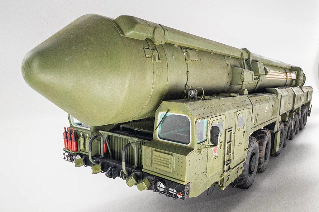 Trumpeter 01082 15U175 TEL of RS-12M1 Topol-M ICBM complex 1/35 – zdjęcie 2