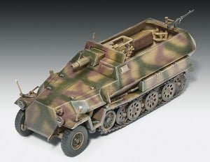 Revell 03177 Sd.Kfz. 251/9 Ausf. C 1/72 – image 2