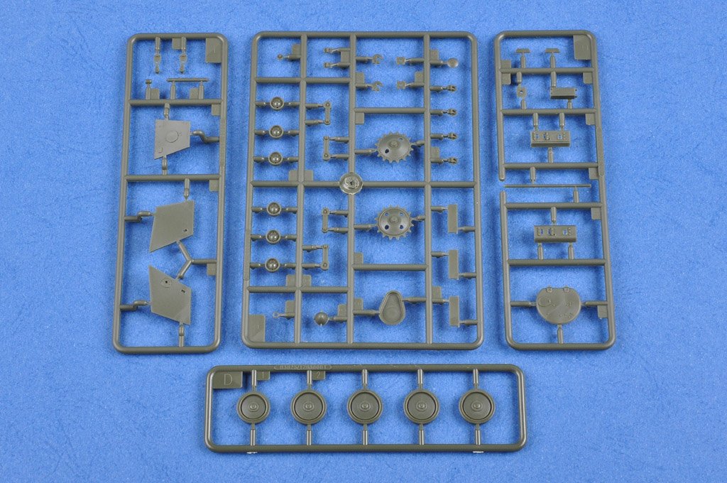 Hobby Boss 83826 Russian T-40S Light Tank – image 7