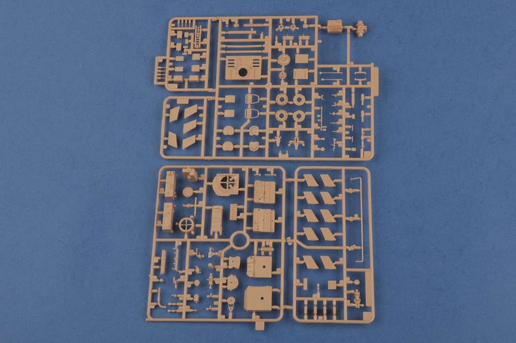 Hobby Boss 80141 German Panzer Kpfw.38(t) Ausf.B w/. Full Interior 1/35 – image 6