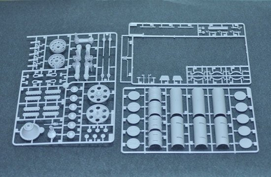 Trumpeter 00915 SU-100 SPG 1/16 – image 12
