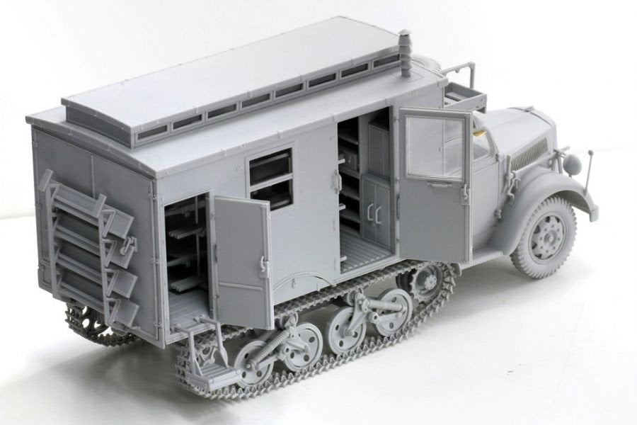 Dragon 6766 Sd.Kfz.3 Maultier Ambulance 1/35 – image 13