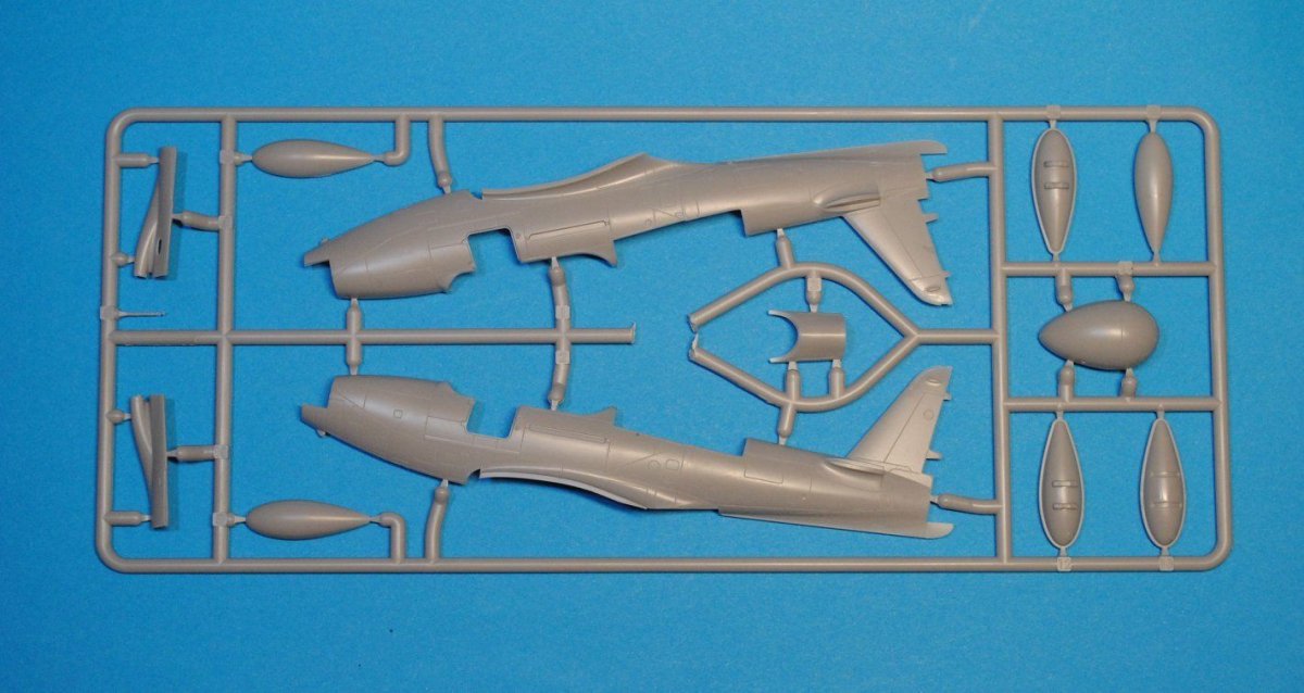 Dora Wings 72005 Bell P-63E-1-BE Kingcobra 1/72 – image 5