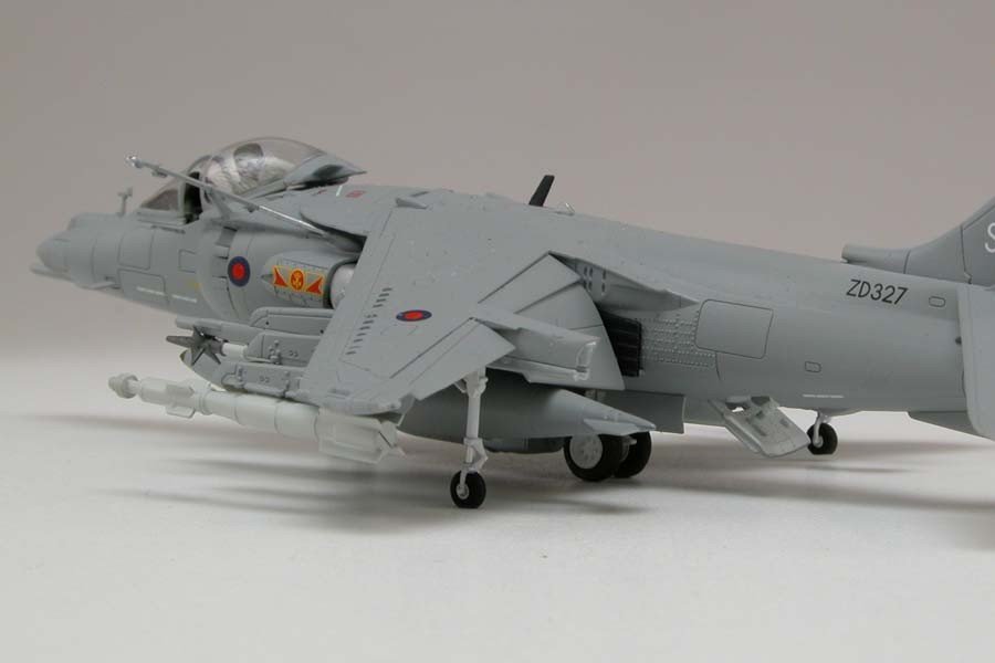 Airfix 55300A BAe Harrier GR9A Starter Set 1/72 – image 3