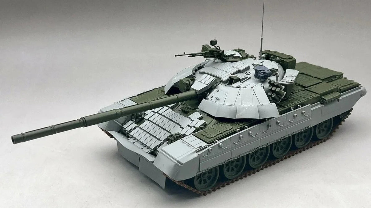 Amusing Hobby 35A067 T-72AMT - Ukraine Main Battle Tank 1/35 – zdjęcie 2