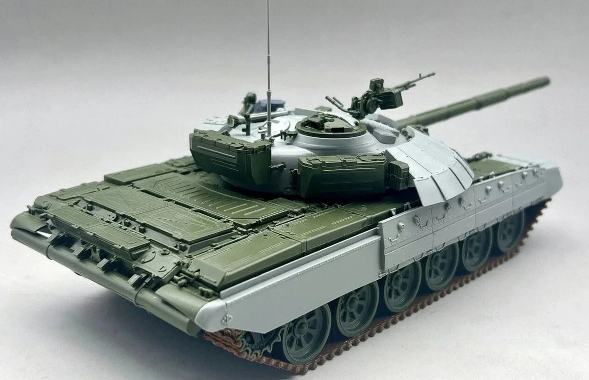 Amusing Hobby 35A067 T-72AMT - Ukraine Main Battle Tank 1/35 – zdjęcie 4