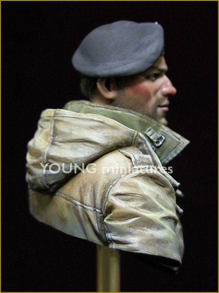 Young Miniatures YM1835 British Tank Crew WWII 1/10 – image 6