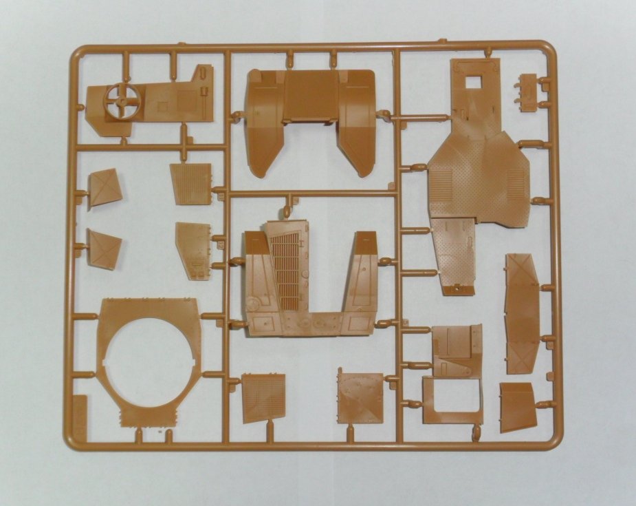 ICM 35382 P 204 (f) with German Armoured Vehicle Crew 1/35 – Bild 3