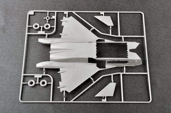 Trumpeter 01665 Chinese J-20 Mighty Dragon 1/72 – immagine 3