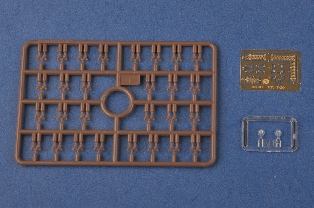 Hobby Boss 83848 Soviet T-20 Armored Tractor Komsomolets 1940 1/35 – image 6