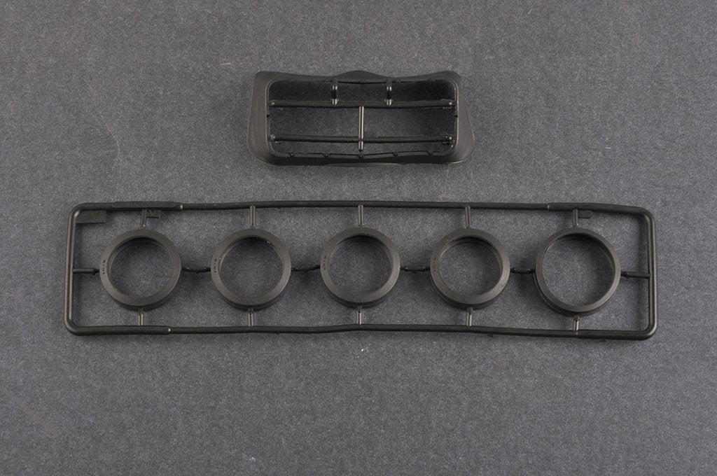 I Love Kit 61619 M4A3E8 Medium Tank - Early 1/16 – image 15