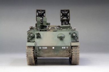 Fine Molds FM53 Japan Ground Self-Defense Force Type 60 APC w/ MAT 1/35 – image 6