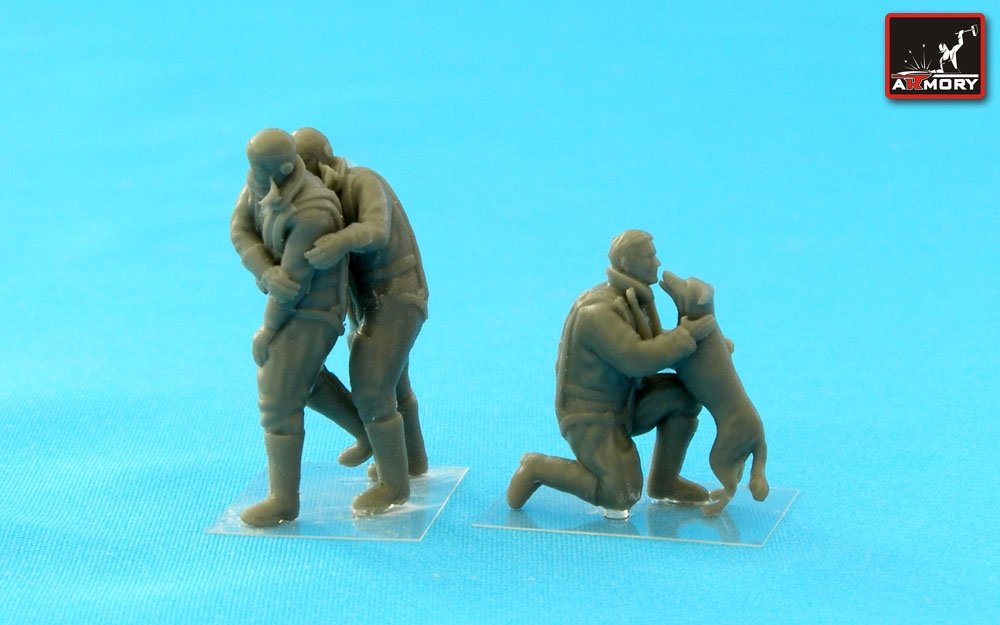 Armory Models F7224b RAF WWII crewman in high altitude outfit – “Friends” 1/72 – zdjęcie 3