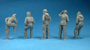 MiniArt 35121 British Tank CREW. Winter Unifrom 1/35