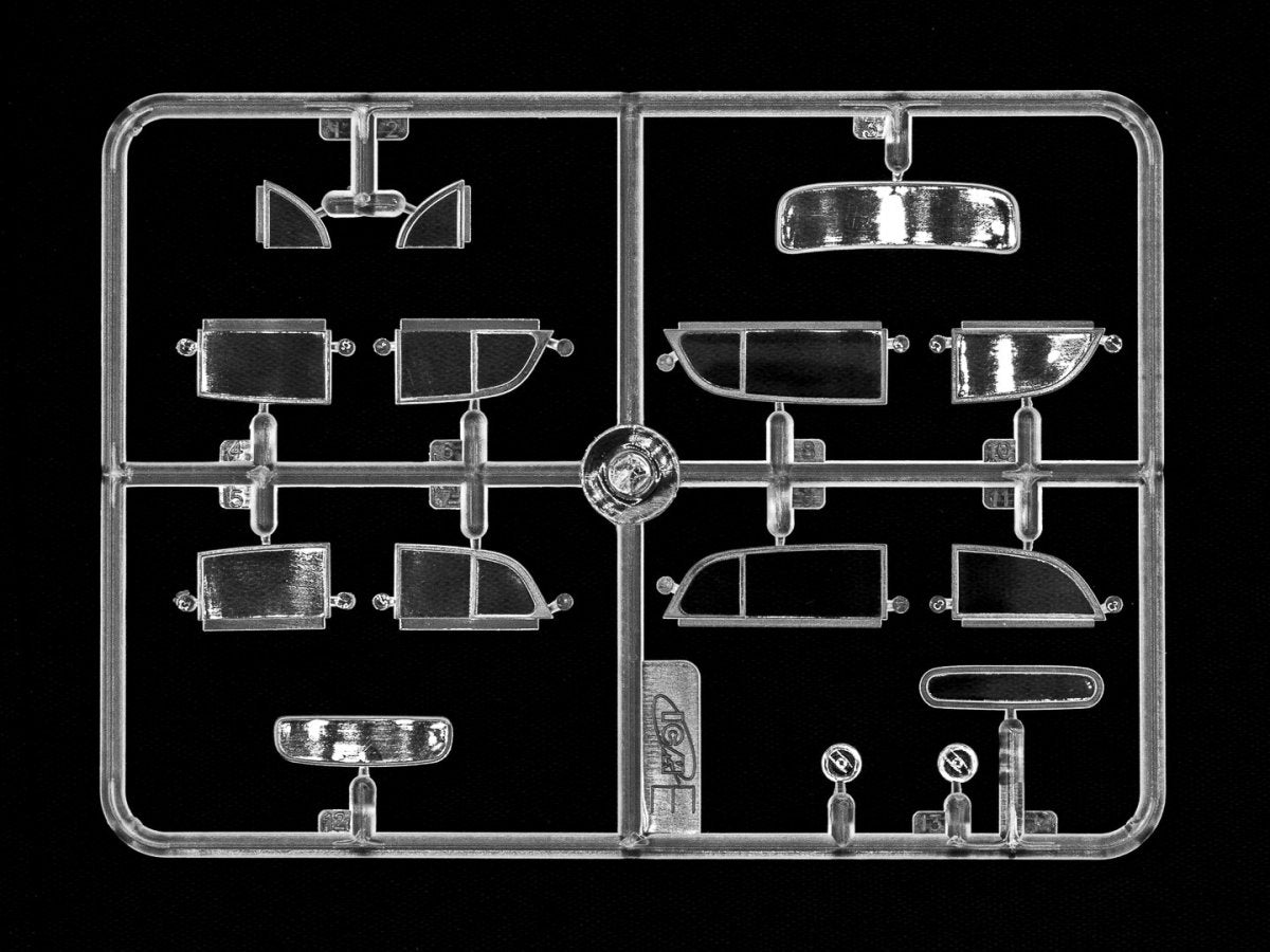 ICM 35479 Moskvitch-401-420 Saloon 1/35 – zdjęcie 7