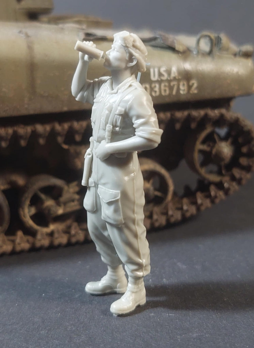Panzer Art FI35-236 British tanker coverall at rest No2 1/35 – image 2