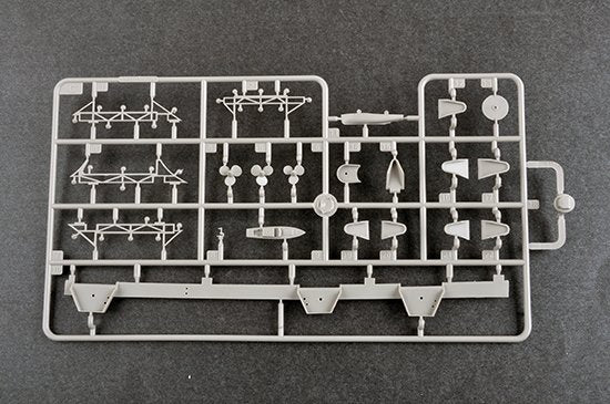 Trumpeter 05633 Aircraft Carrier Weser 1/350 – image 10