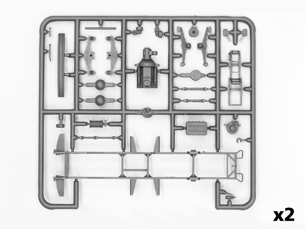 ICM DS7203 Soviet military airfield 1980s (Mikoyan-29 “9-13”, APA-50M (ZiL-131), ZiL-131 Command Vehicle and Soviet PAG-14 Airfield Plates) 1/72 – zdjęcie 4