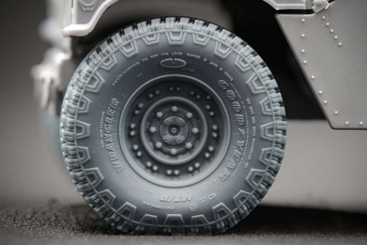 ScaleX WM 35001S HMMWV MT/R 24-bolt Sagged wheel set (Academy, ICM) 1/35