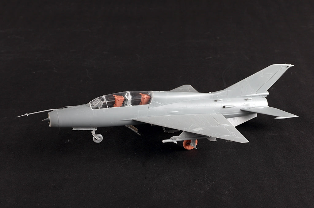 Trumpeter 02825 JJ-7A Trainer 1/48 – zdjęcie 7