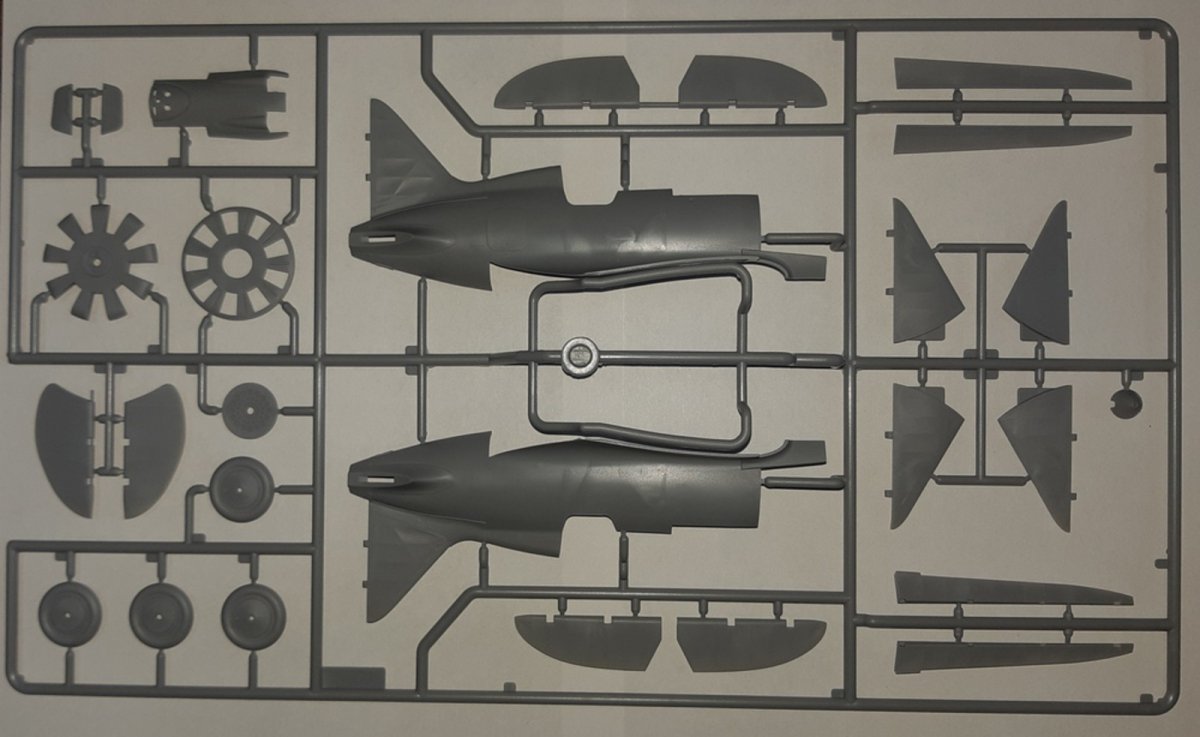 ICM 32003 I-16 type 29, WWII Soviet Fighter 1/32 – zdjęcie 5