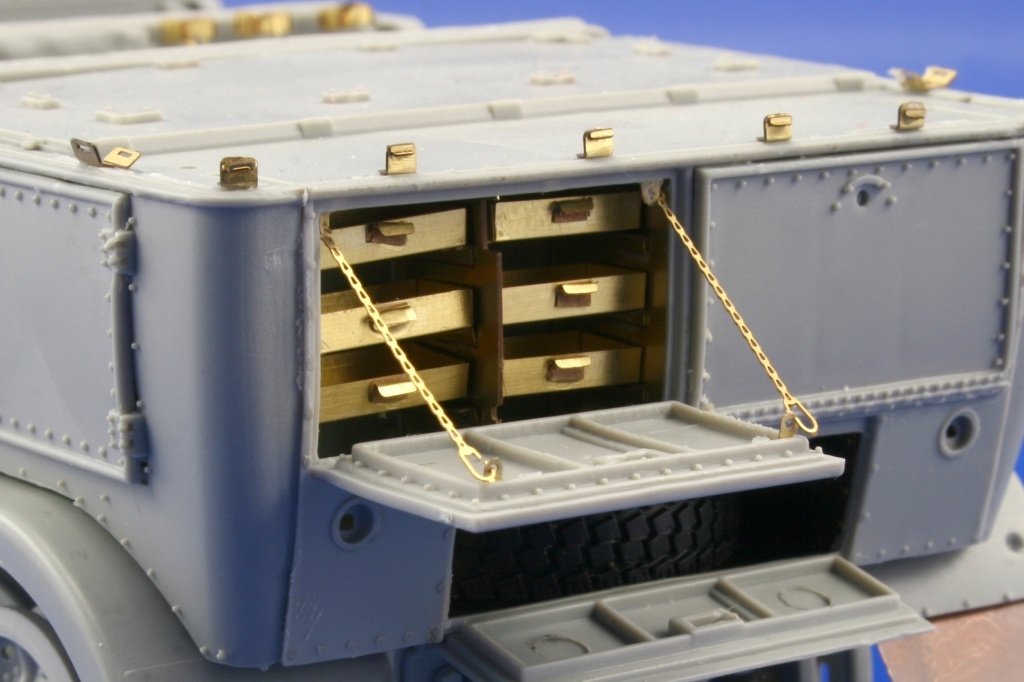 Eduard 36066 Sd. Kfz.7 Zugkraftwagen 8t tool boxes 1/35 Trumpeter – zdjęcie 3