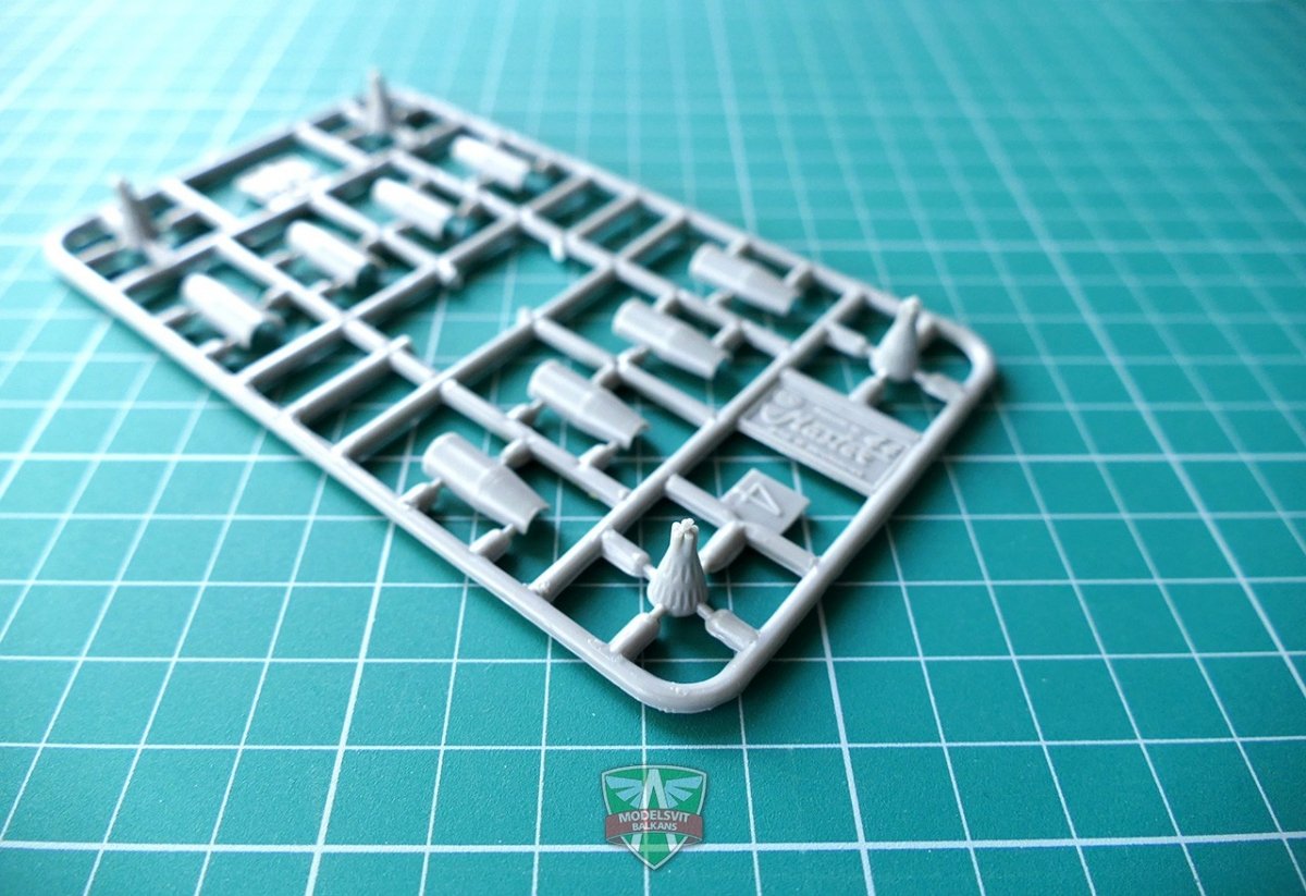 Modelsvit 72017 Sukhoi Su-17 Early version 1/72 – zdjęcie 3