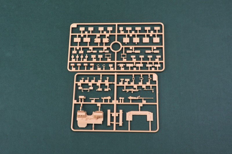Hobby Boss 82492 German Panther Ausf.D Flak Bergepanther 1/35 – zdjęcie 7