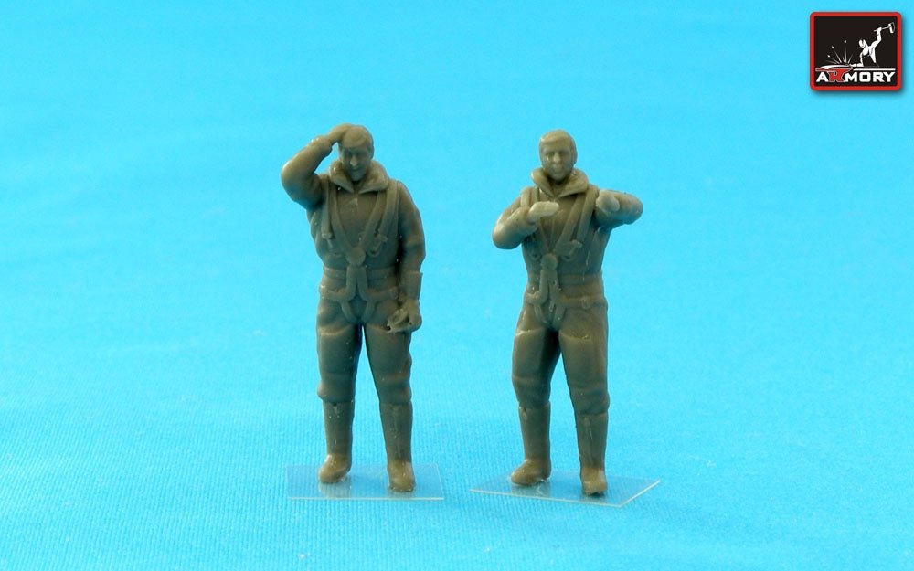 Armory Models F7224a RAF WWII crewmen in high altitude outfit – “Flight Stories” 1/72 – image 3