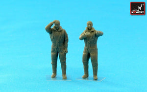 Armory Models F7224a RAF WWII crewmen in high altitude outfit – “Flight Stories” 1/72 – image 3