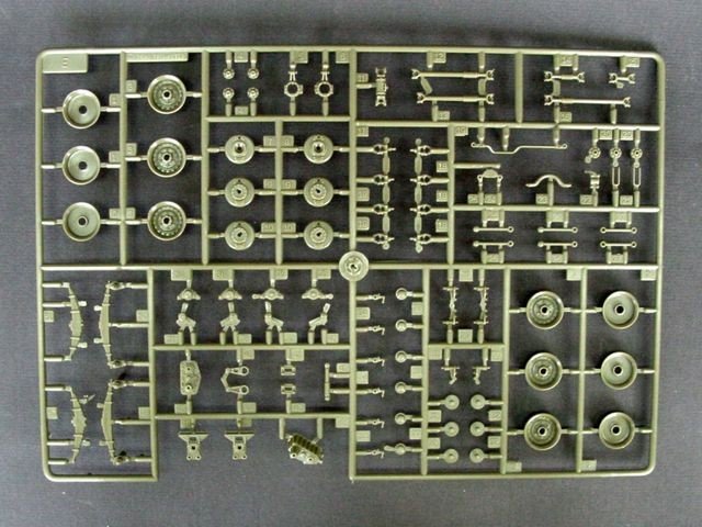 Trumpeter 00205 HQ-2 Missile With Loading Cabin 1/35 – zdjęcie 3