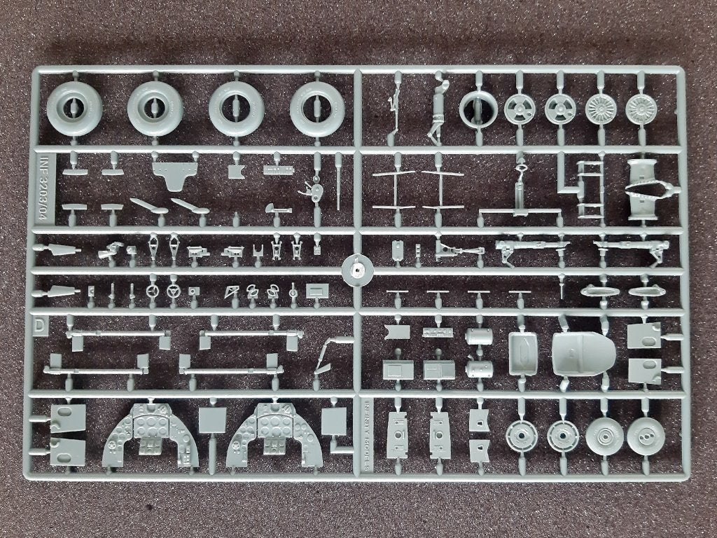 Infinity Models INF3203 DH-100 VAMPIRE F MK.3 1/32 – image 6