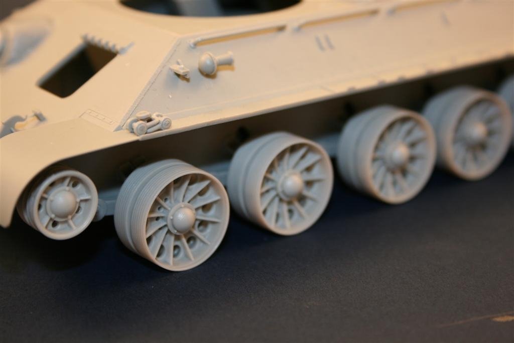 Panzer Art RE35-087 Burn out late “Spider” wheels for T-34/T-54 tanks 1/35 – image 4