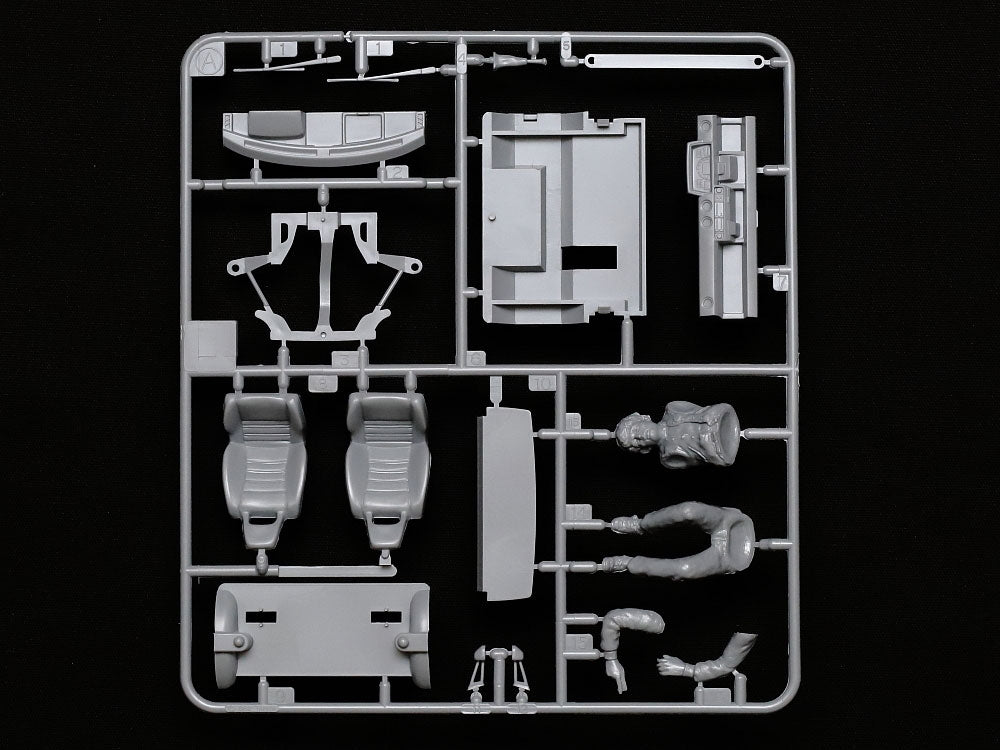 Tamiya 24369 Honda City Turbo with Motocompo 1/24 – image 5
