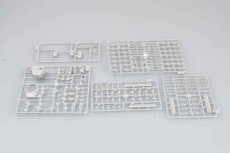 Trumpeter 07299 US M26E2 Pershing Heavy Tank 1/72 – image 4