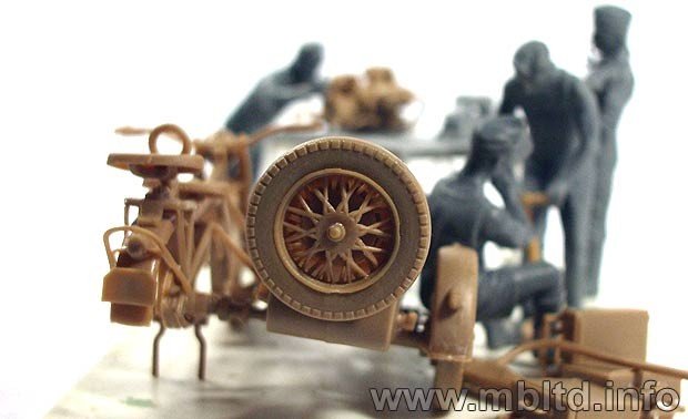 Master Box 3560 German motocycle repair team 1/35 – zdjęcie 13