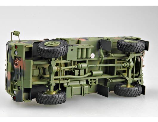 Trumpeter 01004 M1078 Light Medium Tactical Vehicle (LMTV) Standard Cargo Tru 1/35 – image 8