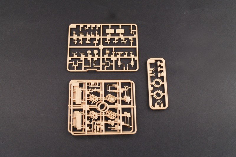Hobby Boss 82475 Swedish CV90-40C IFV /W Additional All-round Armor (1/35) – image 9