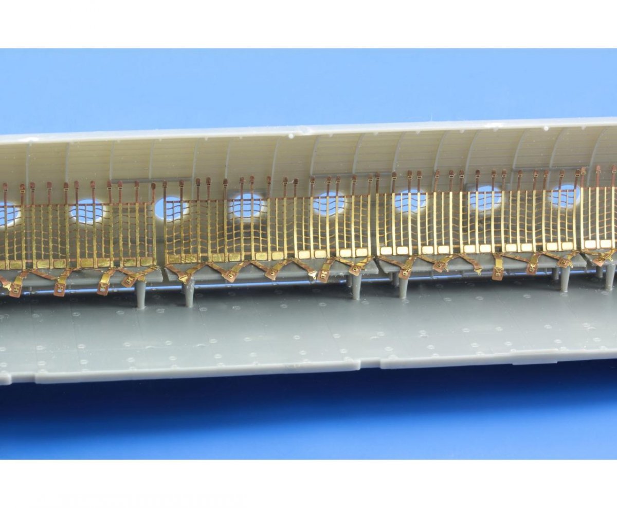 Eduard 73530 C-54 cargo interior 1/72 REVELL – zdjęcie 3