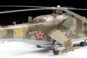 Zvezda 4823 Mi-24V/VP Soviet Attack Helicopter 1/48 – zdjęcie 4