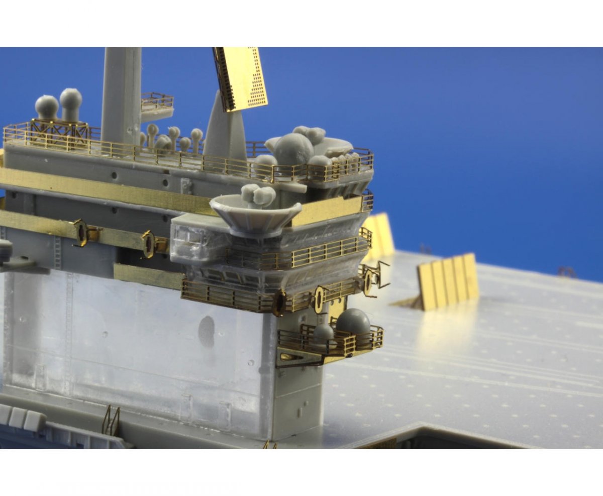 Eduard 17027 USS Nimitz CVN-68 (2005) TRUMPETER 1/700 – zdjęcie 13