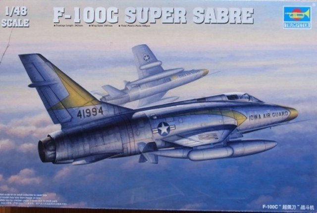 Trumpeter 02838 North American F-100C Super Sabre 1/48