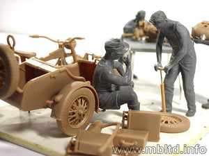 Master Box 3560 German motocycle repair team 1/35 – zdjęcie 3