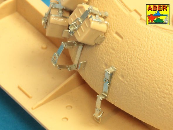 Aber 35A129 Mounts for additional ammunition boxes used on Soviet tanka like: T-54; T-55 or T-62 1/35 – image 5