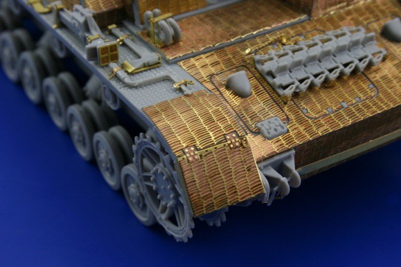 Eduard 35948 Zimmerit StuG. IV Ausf. G late 1/35 Dragon – image 7