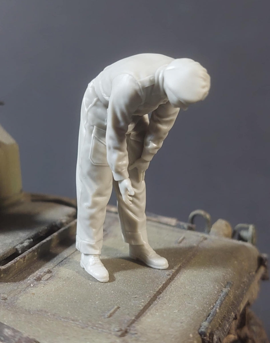 Panzer Art FI35-232 British tanker loading 75mm ammo No1 1/35 – zdjęcie 2