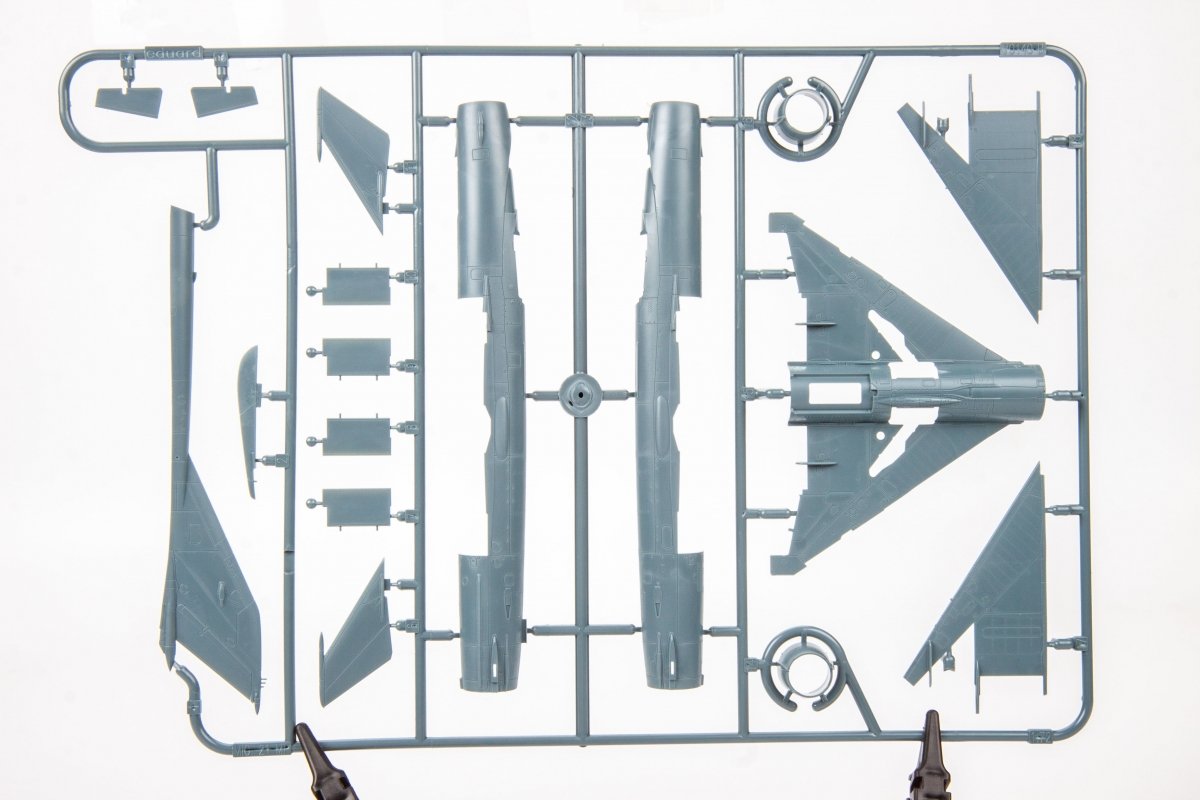 Eduard 70142 MiG-21MF Fighter Bomber 1/72 – zdjęcie 6
